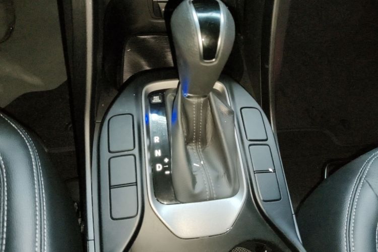 Hyundai Grand Santa Fe 2017 #14 Hyundai Grand Santa Fe 2017 car image #14