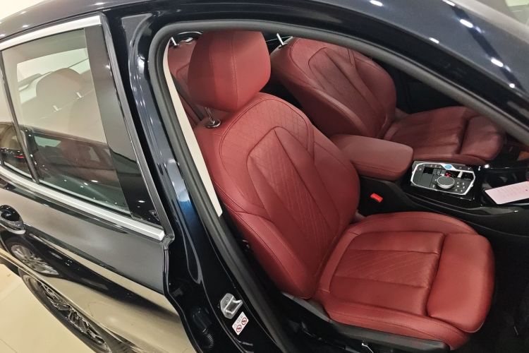 BMW iX3 2024 car image #14