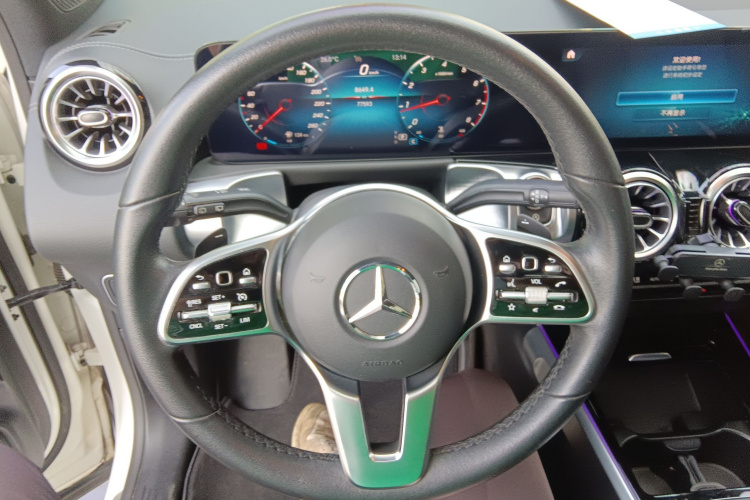 Mercedes-Benz GLB Class 2021 immagine di auto #14