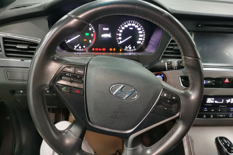 Hyundai Sonata 2016 car image #14