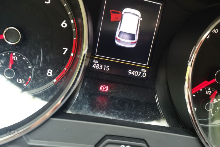 Volkswagen Tiguan L 2018 immagine di auto #14