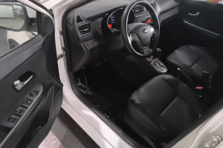 Kia K2 2016 car image #14