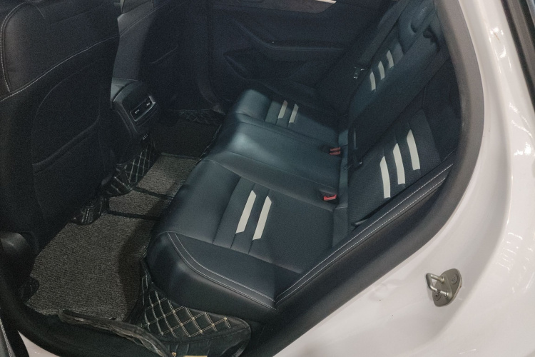 BYD Qin Pro New Energy 2018 immagine di auto #14