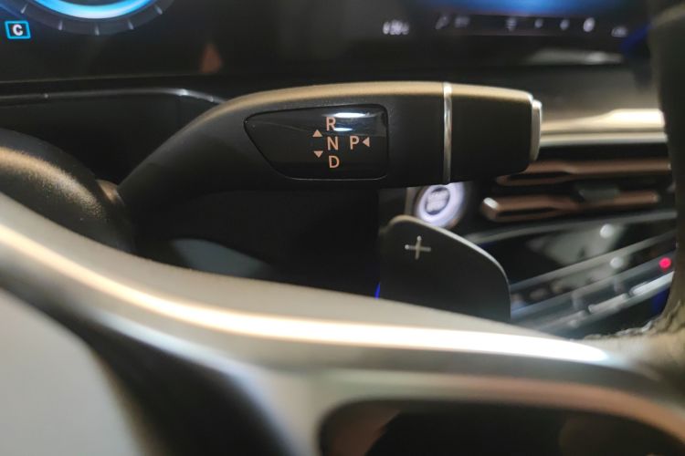 Mercedes-Benz EQC Class 2022 car image #14