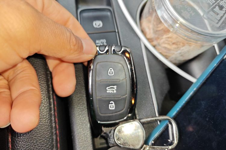 Hyundai Elantra AD 2019 car image #14