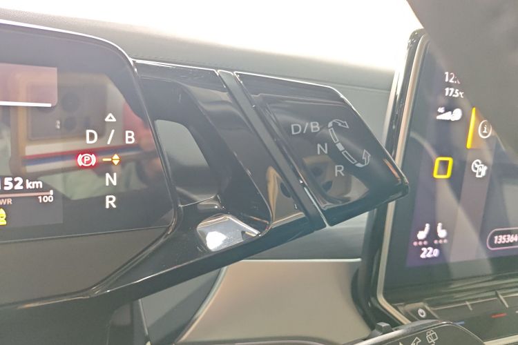 Volkswagen ID.6 Crozz 2022 #14 Volkswagen ID.6 Crozz 2022 car image #14