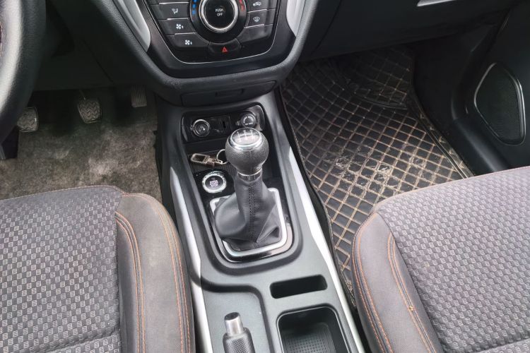 SWM斯威汽车 SWM斯威X3 2022 #14 SWM斯威汽车 SWM斯威X3 2022 汽车图片 #14