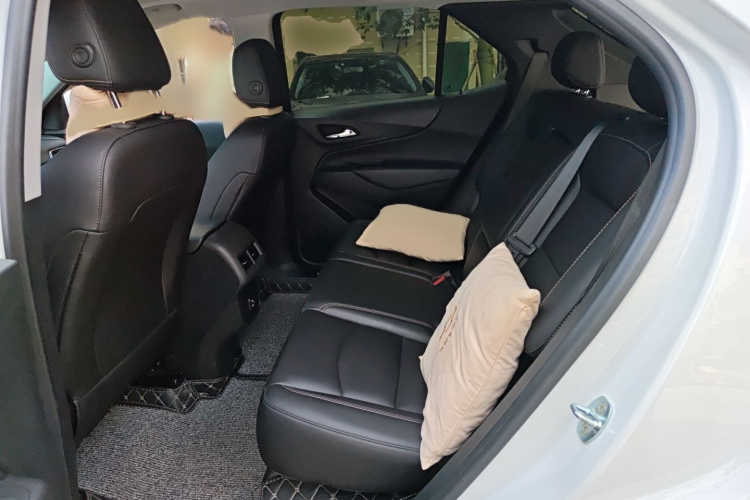 Chevrolet Equinox 2023 car image #14