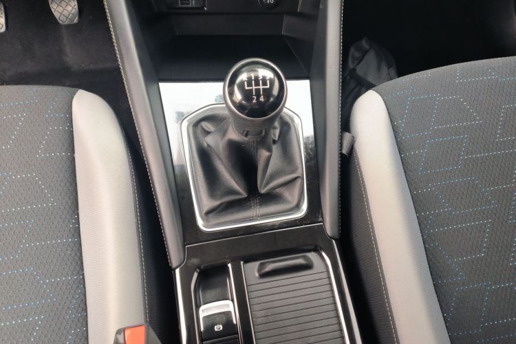 VS5 2023 car image #14