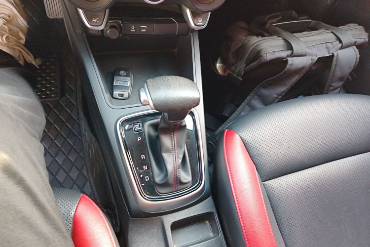 Kia Rio Cross 2017 car image #14