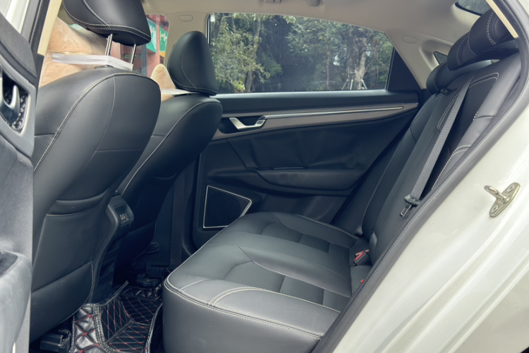 GEELY Emgrand L 2018 car image #14