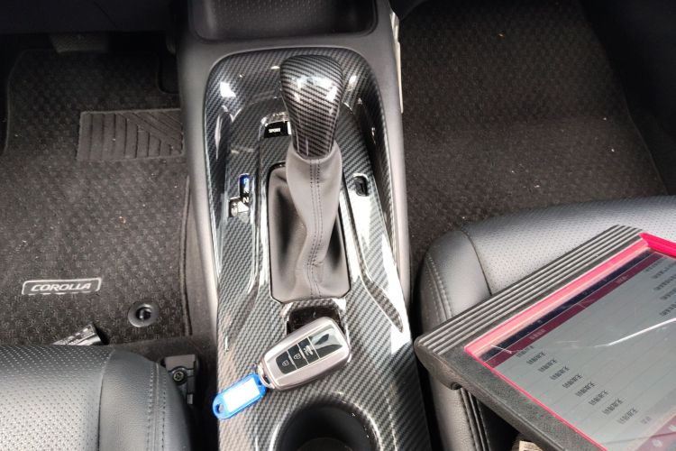 丰田 卡罗拉锐放 2020 汽车图片 #14