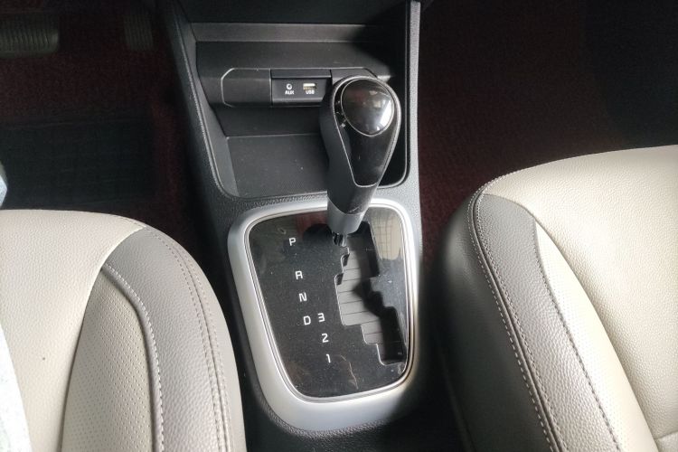 起亚 焕驰 2018 汽车图片 #14