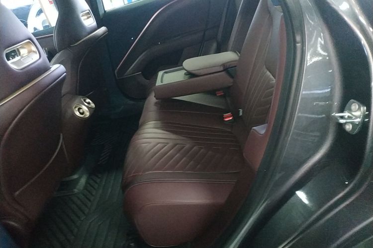 Avatr 11 2024 car image #14