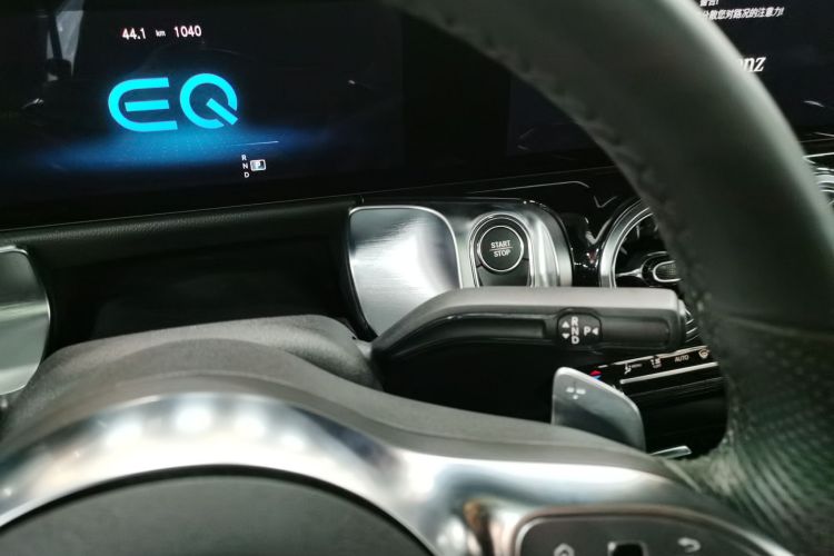 Mercedes-Benz EQB Class 2025 car image #14