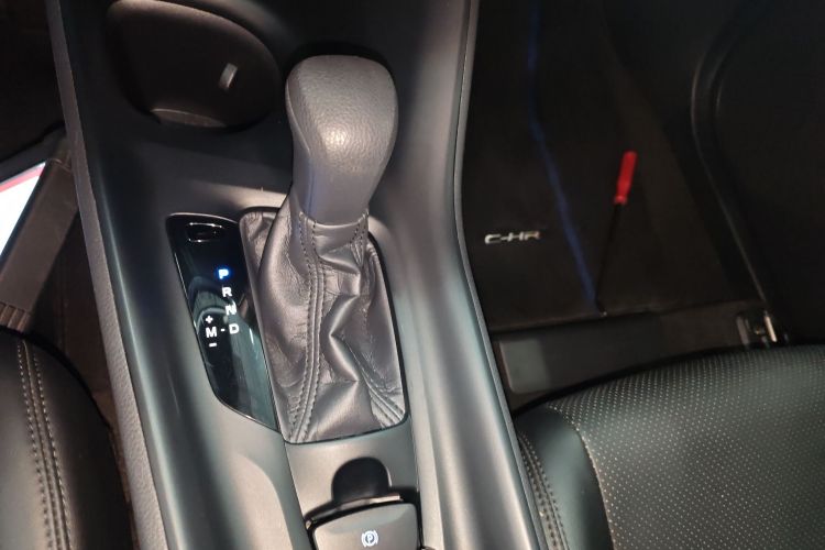 Toyota C-HR 2023 immagine di auto #14