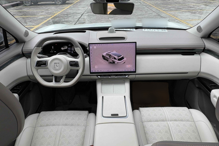 Zeekr 7X 2024 car image #14