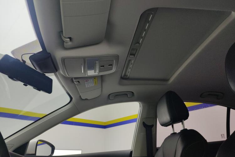Roewe i5 2021 car image #14