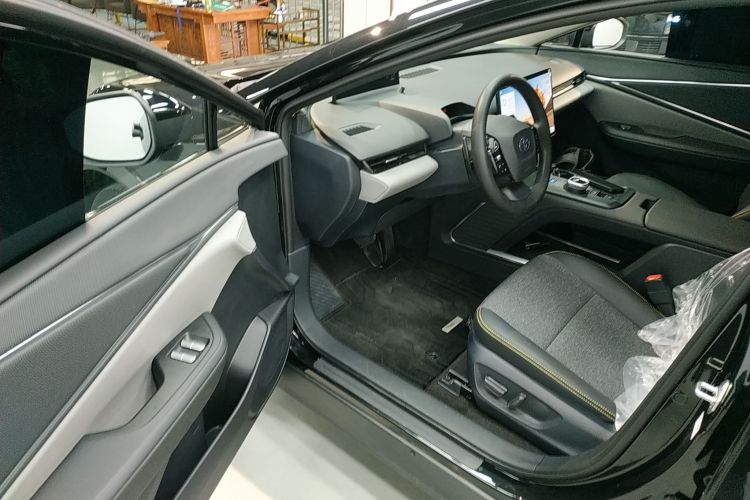 Toyota bZ5 2025 car image #14