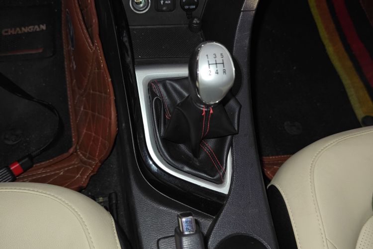 Changan Alsvin V7 2016 #14 Changan Alsvin V7 2016 car image #14