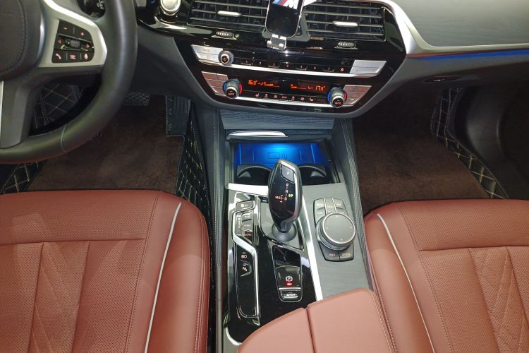 BMW 5 Series New Energy 2021 #14 BMW 5 Series New Energy 2021 car image #14