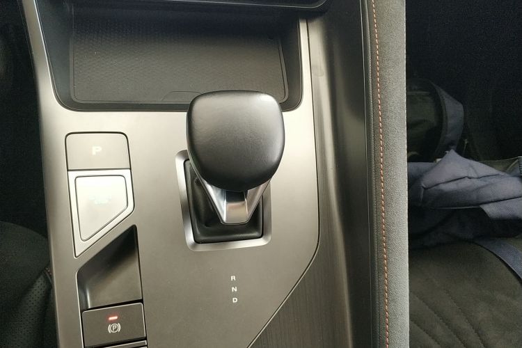 Roewe D5X DMH 2024 imagem de carro #14