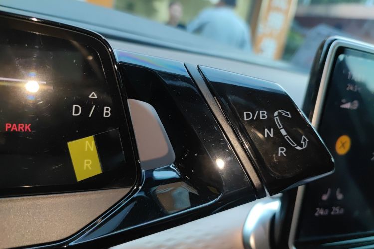 Volkswagen ID.6 X 2022 car image #14