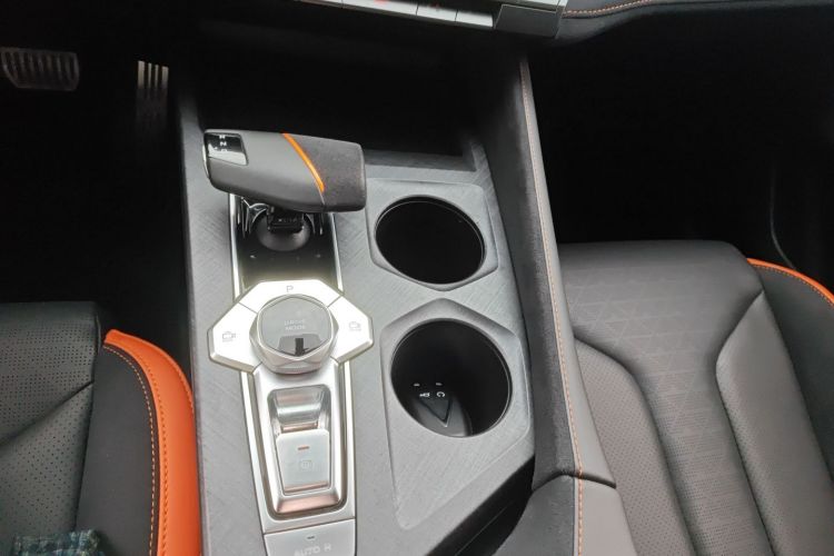 Changan UNI-V 2022 car image #14