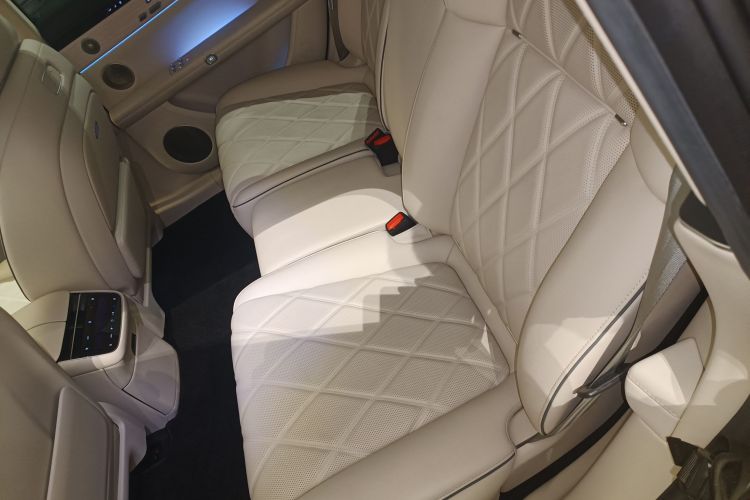 HongQi 2024 car image #14