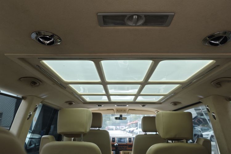 Volkswagen Caravelle 2018 immagine di auto #14