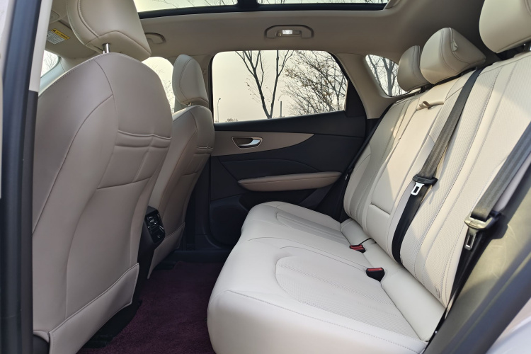 MG ES5 2024 #14 MG ES5 2024 car image #14