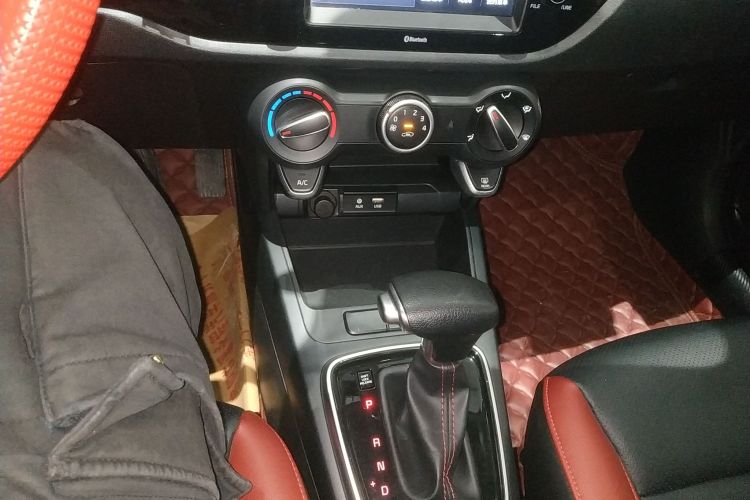 Kia Rio Cross 2019 car image #14