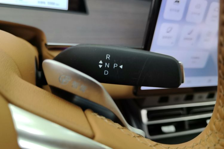 BYD HanL 2025 صورة سيارة #14