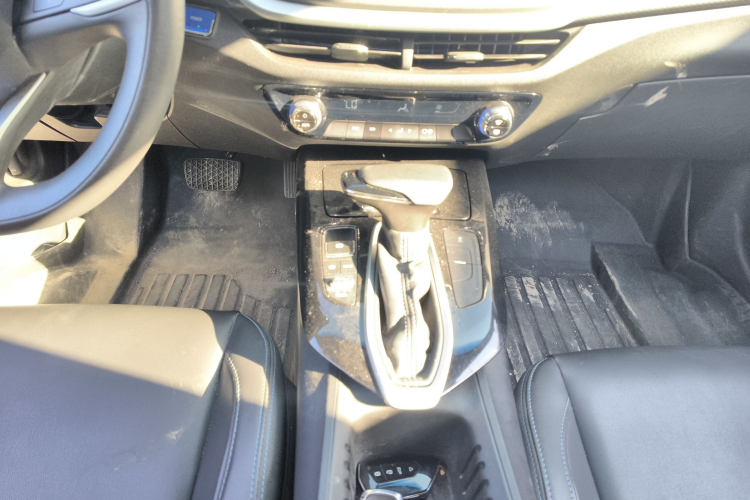 Chevrolet Charm 2023 car image #14