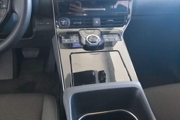 Toyota bZ4X 2022 immagine di auto #14