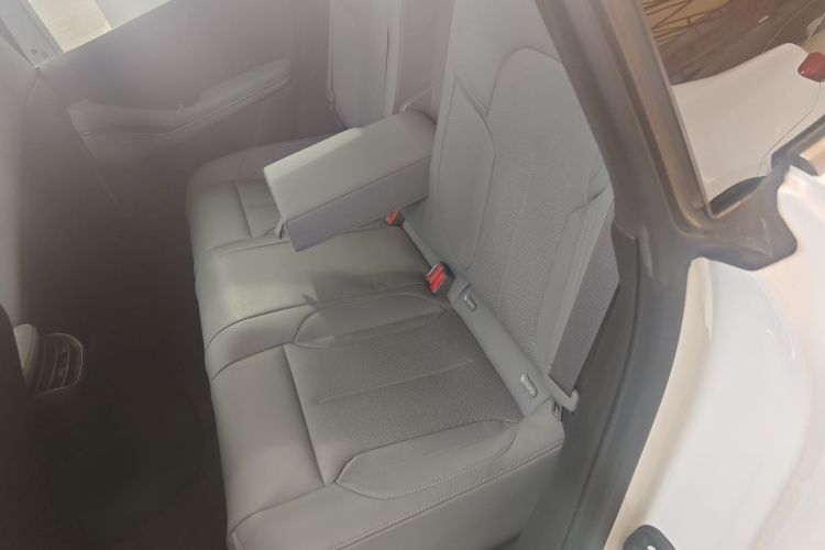 NIO ET5 2023 car image #14
