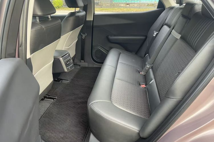 Toyota bZ3 2023 immagine di auto #14