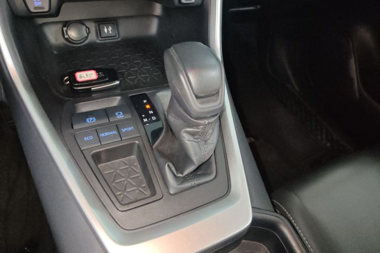 Kia Wildlander 2021 car image #14