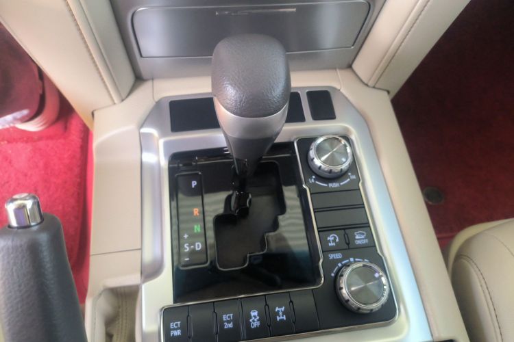Toyota 2020 صورة سيارة #14