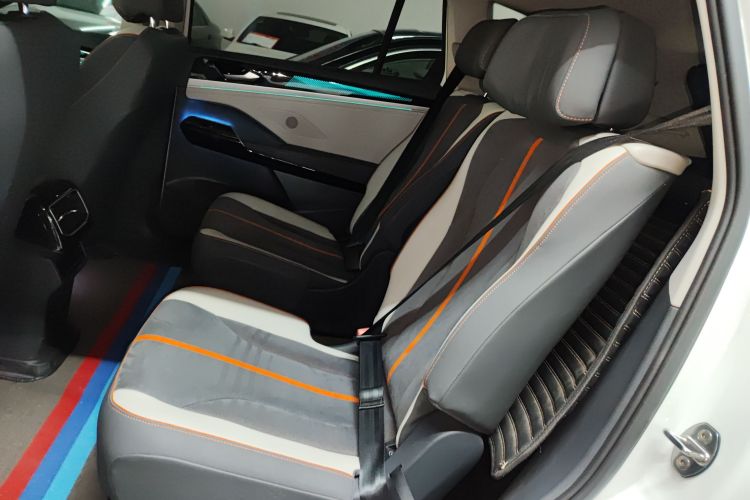 Volkswagen ID.6 Crozz 2022 immagine di auto #14