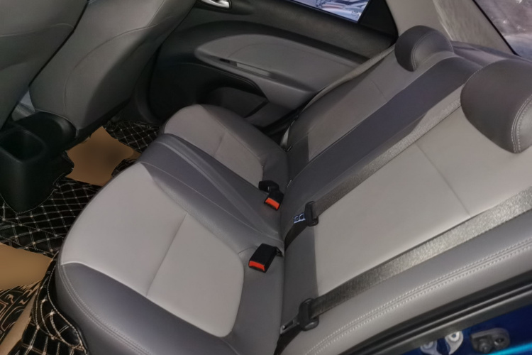 Kia 2019 car image #14