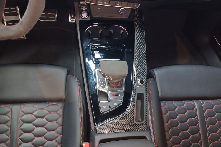 Audi RS 4 2022 car image #14