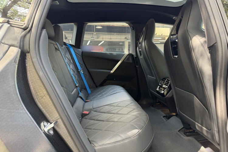 BMW iX M60 2022 #14 BMW iX M60 2022 car image #14