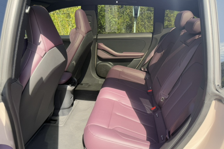 NIO ET5 2023 car image #14
