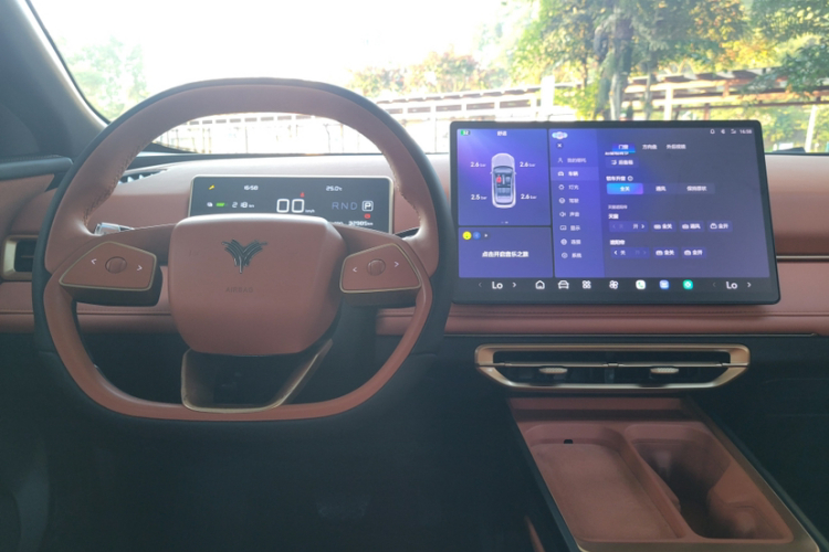 哪吒汽车 哪吒X 2024 #14 哪吒汽车 哪吒X 2024 汽车图片 #14