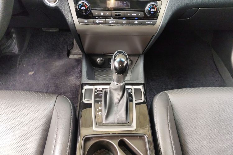 Hyundai Mistra 2016 #14 Hyundai Mistra 2016 car image #14