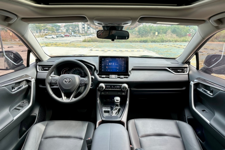 Toyota RAV4 2022 image de voiture #14