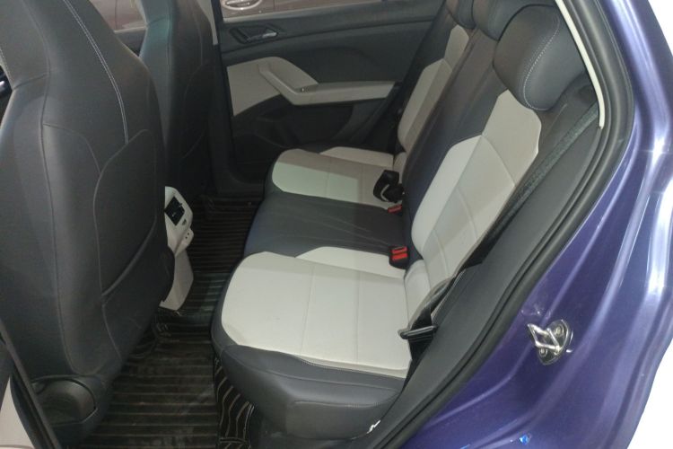Volkswagen T-Cross 2019 car image #14
