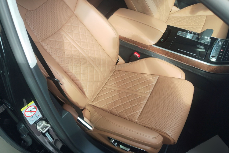 Audi A8 2020 car image #14