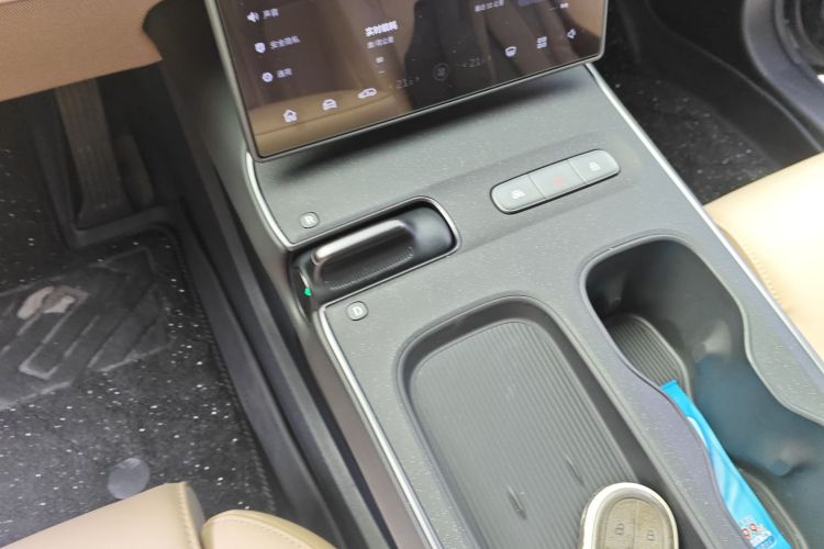 NIO ET5 2025 car image #14